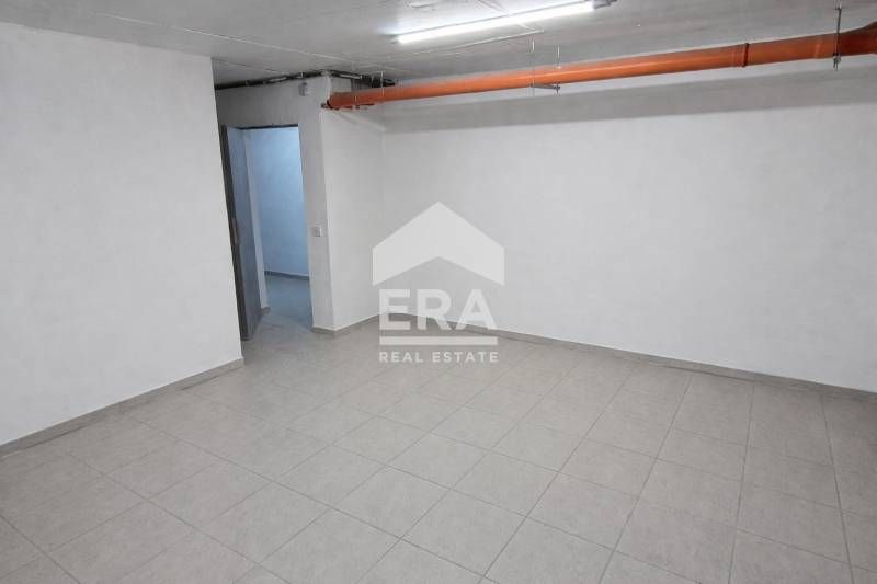 Ера Тера предлага за продажба складово помещение в ж.к. Левски.