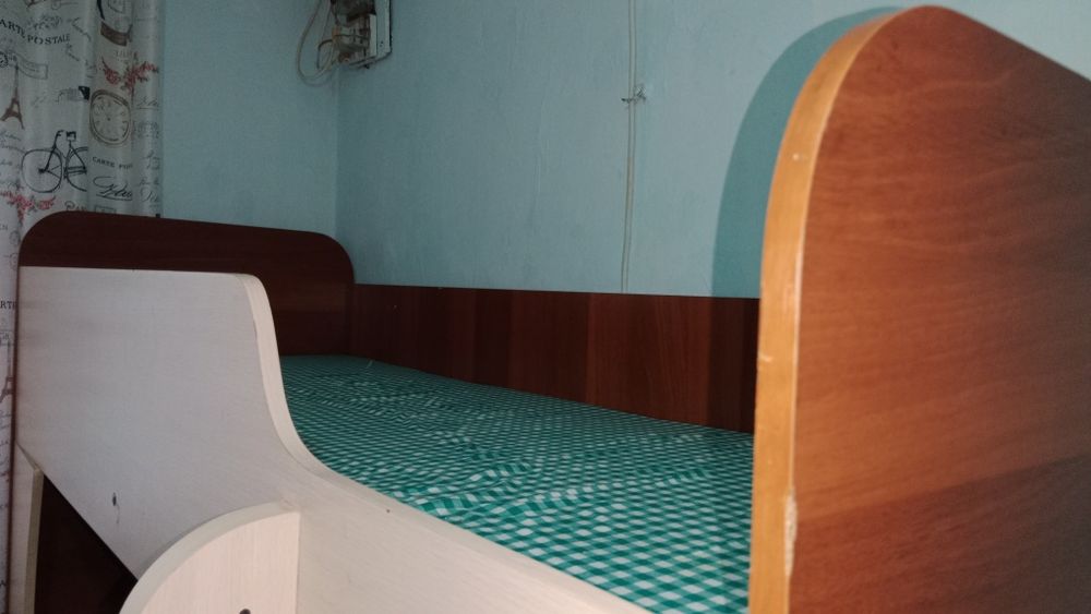 Двухъярусная кровать