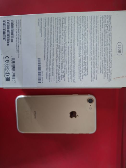 iPhone 7 с документами