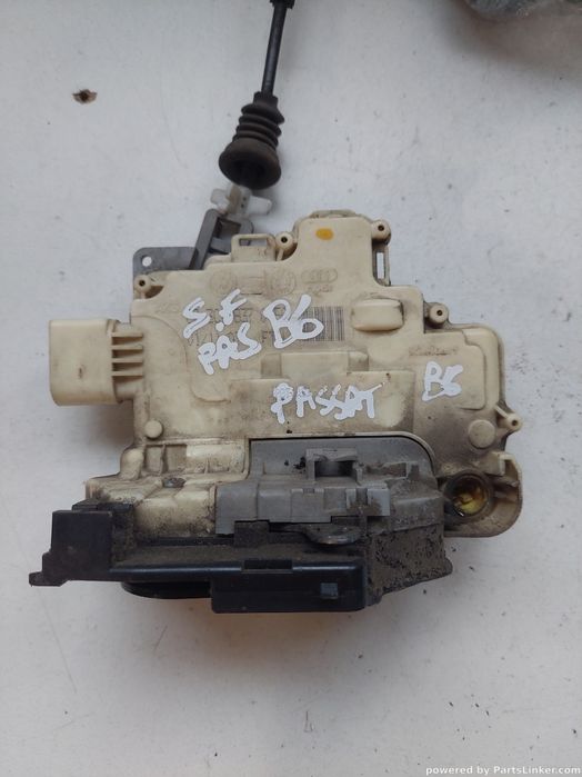 Broasca Usa Stanga Fata Volkswagen Passat 3C2 2005 - 2010 2.0 Bluetdi