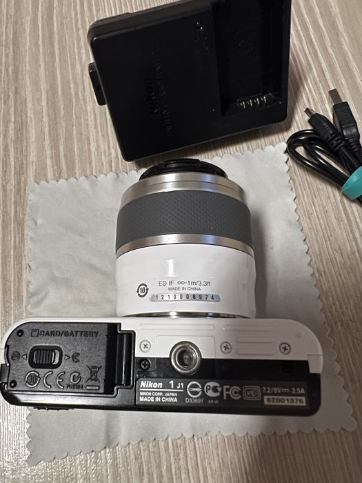 Aparat foto nikon 1 j1 cu obiectiv 30-110mm