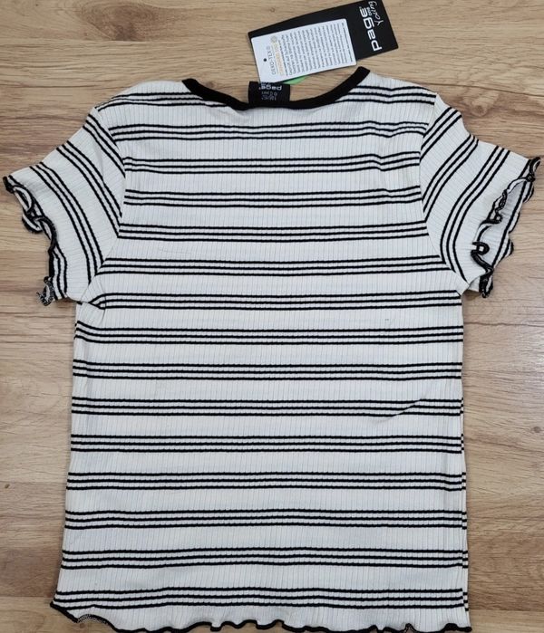 Tricou cu dungi fete