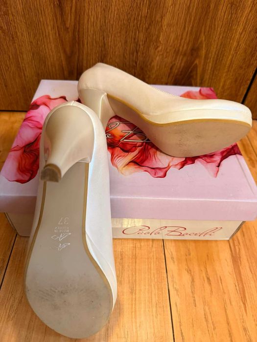 Официални обувки номер 37 - ток 8см