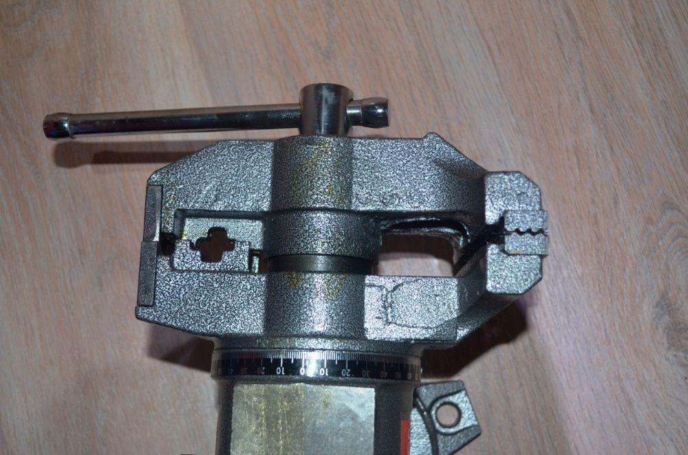 Слесарные тисы Кедр