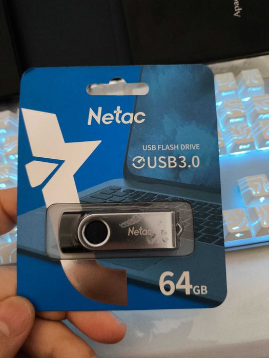 Noutbuk uchun komplekt qismlar (RAM 8GB, HDD 1TB, USB fleshka 64GB)