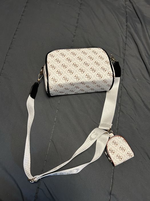 Чанта през рамо Guess