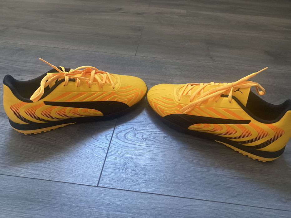 Adidasi de fotbal Puma