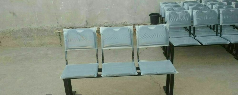 Turon stullar va uch oʻrindiqli stullar