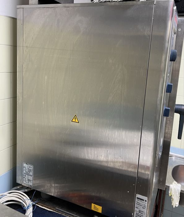 Конвектомат,миялна машина