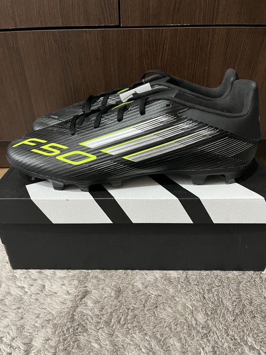 Мъжки футболни бутонки Adidas F50