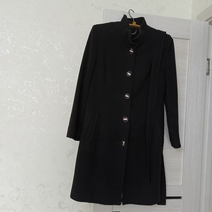 Продам пальто осень-весна.