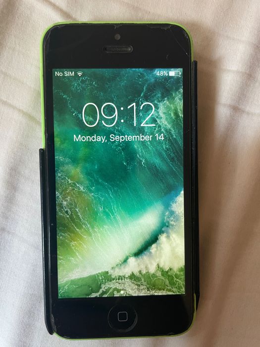 Продавам iPhone 5 s