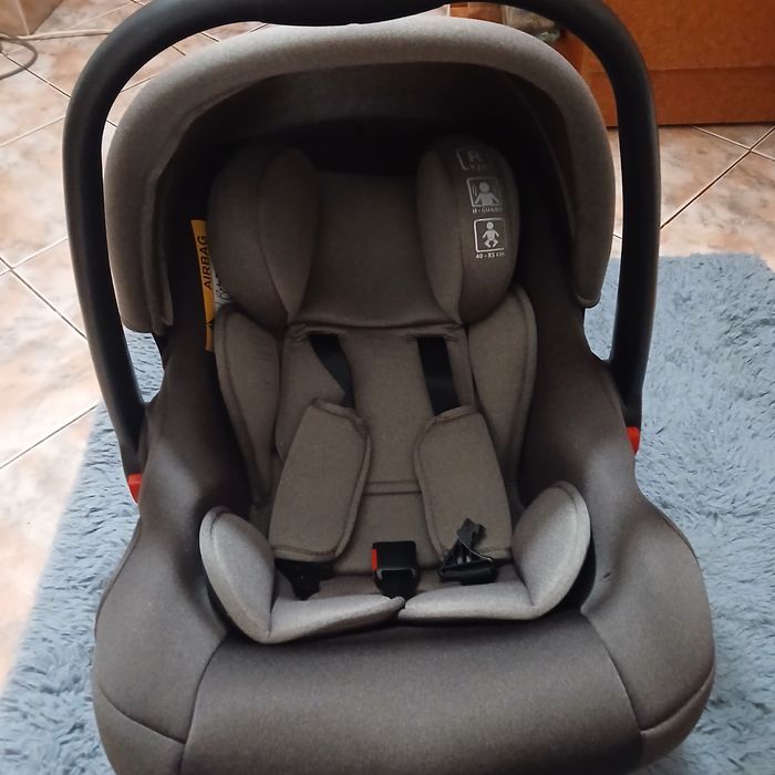 Scoica bebe auto