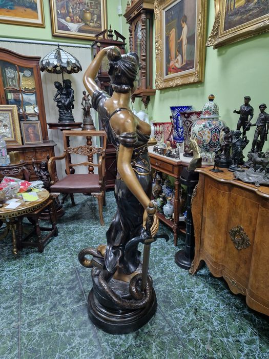 Страхотна огромна бронзова фигура статуетка