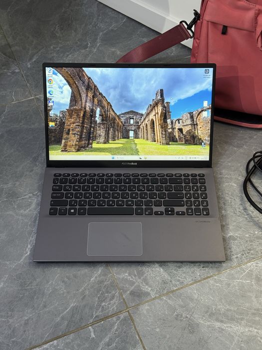 Офисный ноутбук Asus vivobook