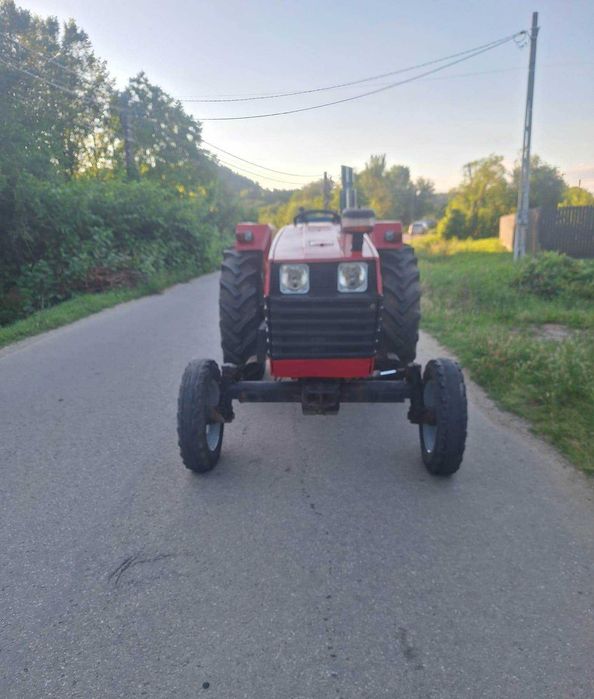 Tractor Universal 453, an 2004, greu si semigreu, distanțier mare, servodirectie, carte RO
