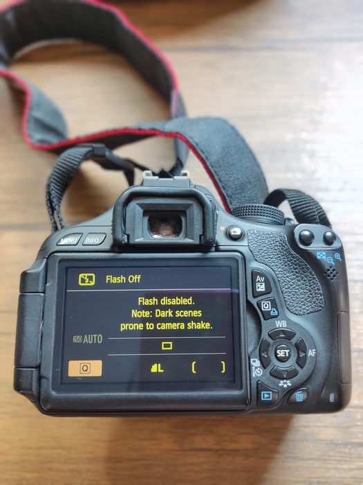 Canon EOS 600D digital camera + екстри