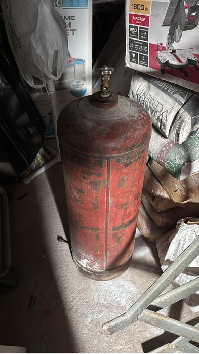 Газовый баллон большой