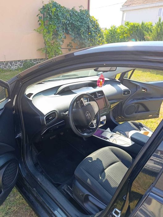 Toyota prius 4  1.8 Hybrid Dynamic Business