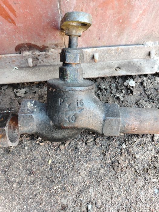 Вентиля чугунные.