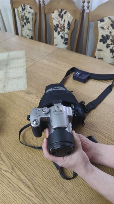 Профессиональный фотоаппарат