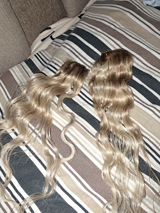 Естествена коса на кичури.