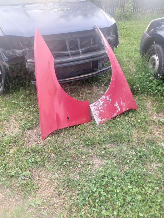 Piesele roșii E90 
Bara neagra F10