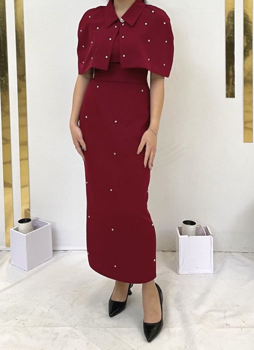 бордовое вечернее платье со старазами