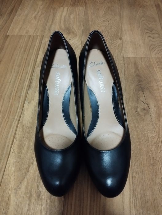 Продам женские туфли