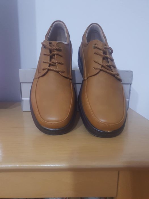 Vand pantofi marimea 40