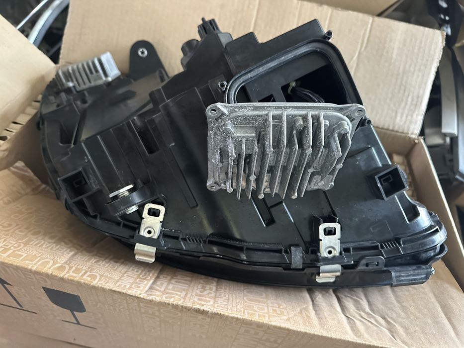 Mercedes w205 c class ляв фар ОеМ