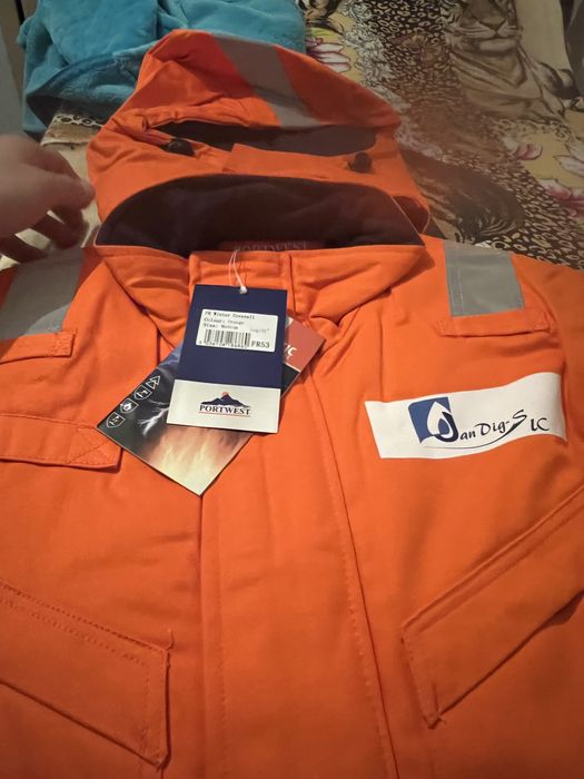 Продам камбез и бушлат