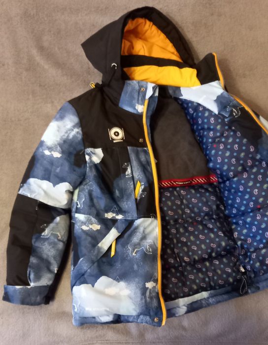 Продам куртку на мальчика