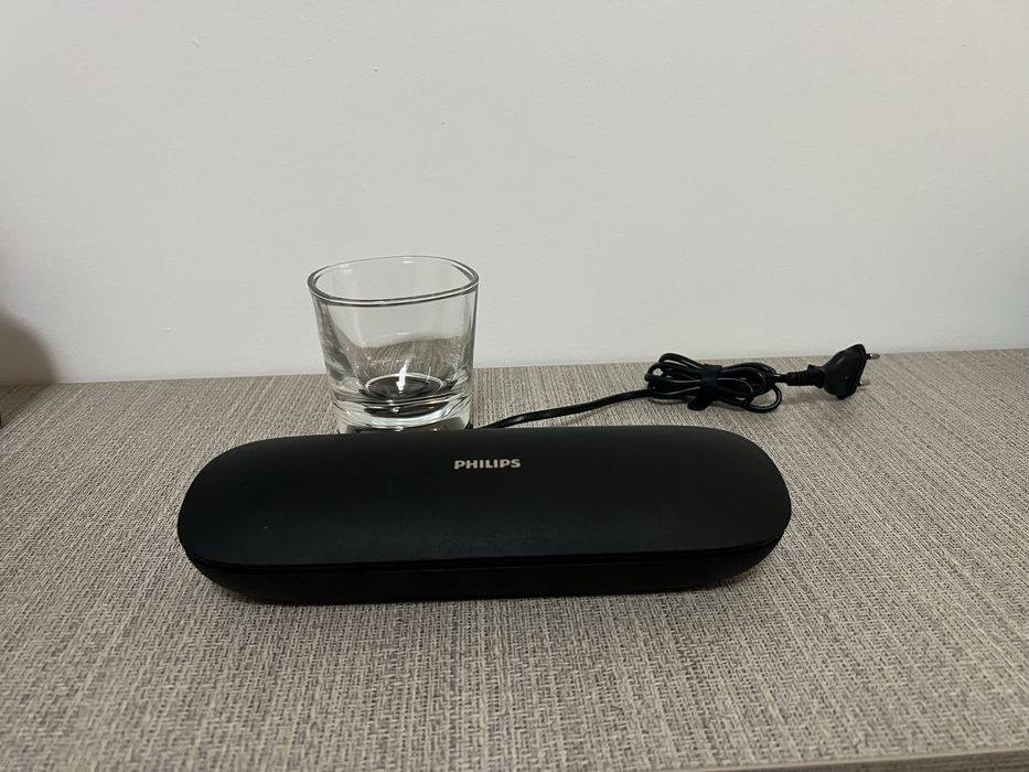 Husă de călătorie încărcătoare + Bază de încărcare cu pahar Philips Sonicare (Negru)