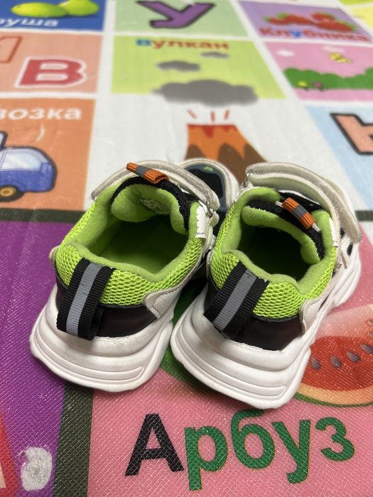 Кроссовки на малыша