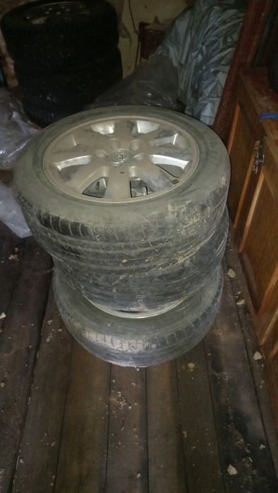 Продам диски 5.114,3 16 от авенсиса