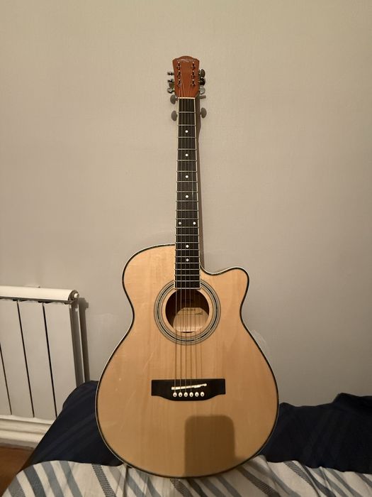 Аккустическая гитара