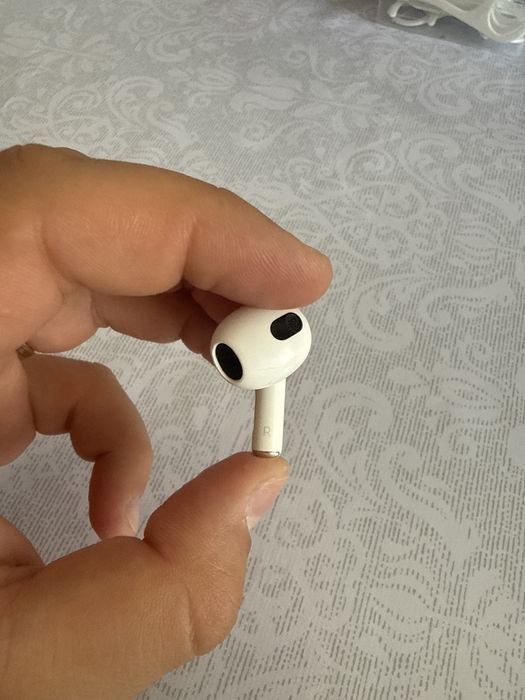 Правый R наушник Airpods 3 Apple