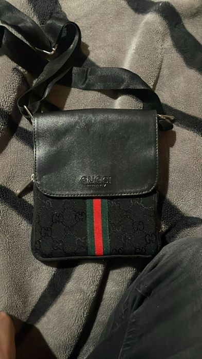 Gucci чанта запазен ОРИГИНАЛЕН!!!
