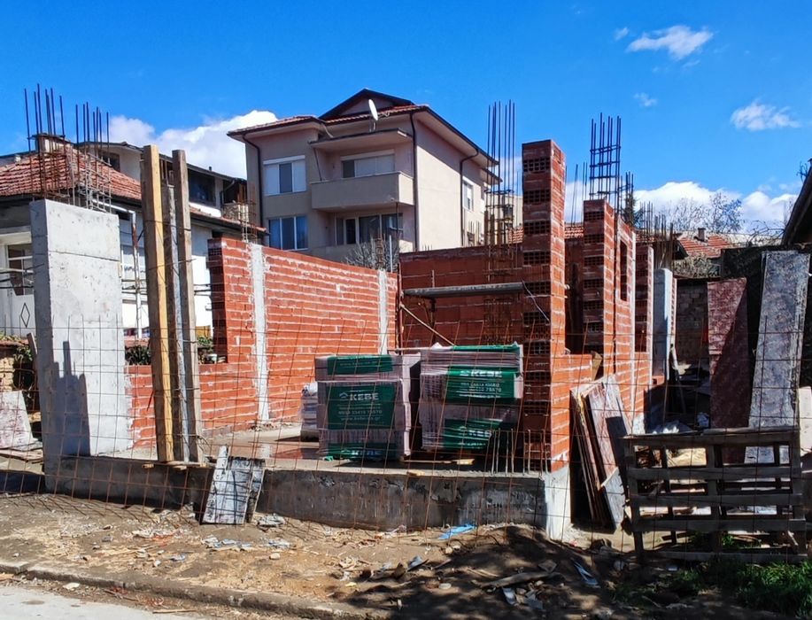 Продава се Тристаен апартамент в Казанлък - 85 кв.м за 1116 €/кв.м - Снимка #3