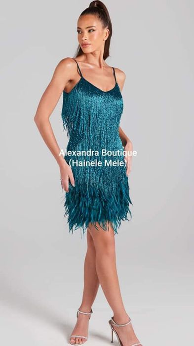 Rochie cu pene si franjuri stralucitori