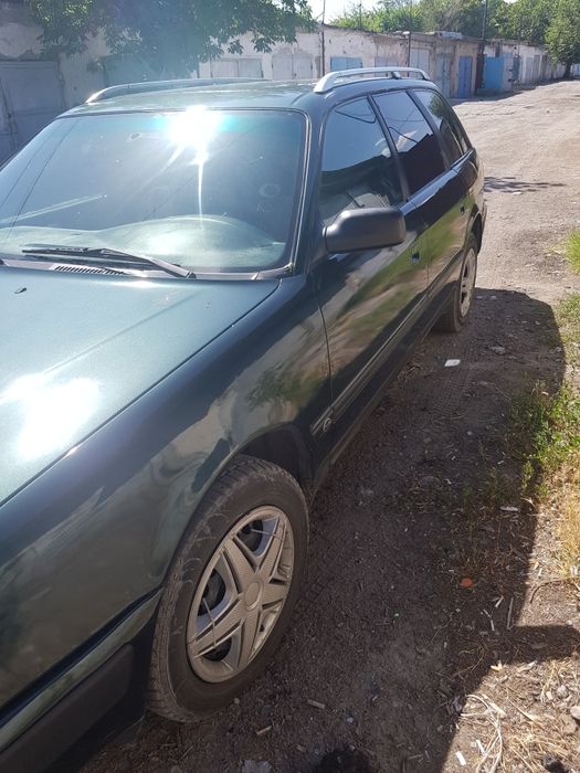 Продам машину Аudi S4 1992г