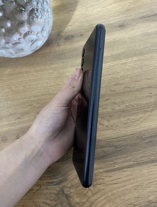 Самсунг А 04   64 гб