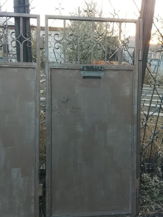Ворота с калиткой железные