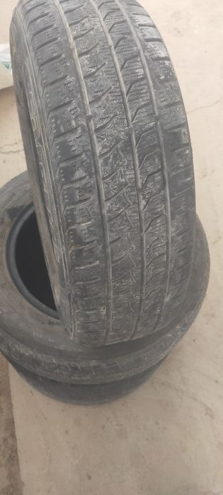 Шина для машины. зимный