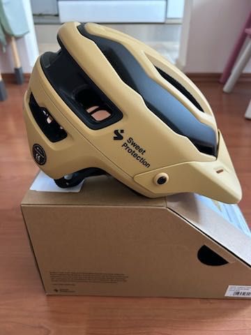 Каска Sweet Protection размер S/M