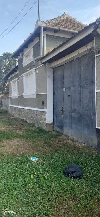 Casa cu 2 camere, curte mare, gata de utilizare