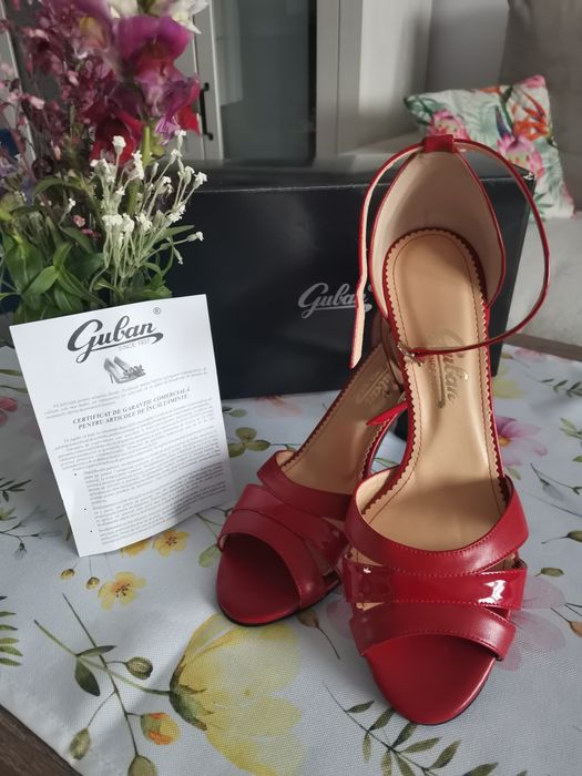 De vânzare sandale de piele Guban mărimea 40