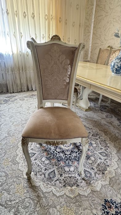 Продам стол и стулья