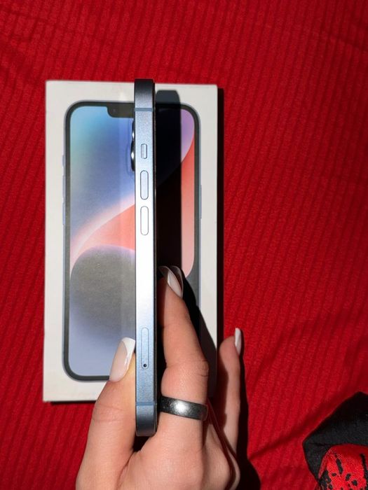 Продам iPhone 14